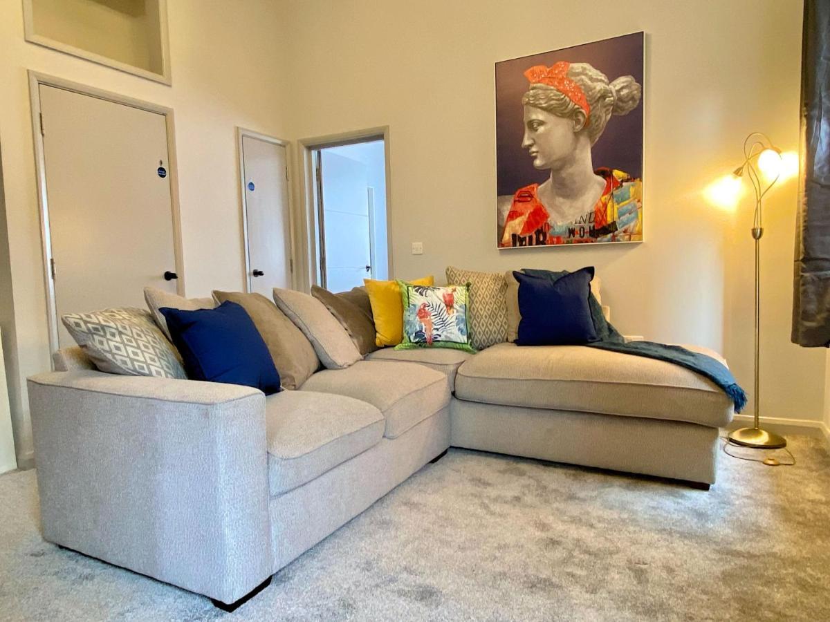 Beautiful Apartment - 5 Minute Walk To The Best Beach! - Great Location - Parking - Fast Wifi - Smart Tv - Newly Decorated - Sleeps Up To 4! Close To Bournemouth & Poole Town Centre Екстер'єр фото