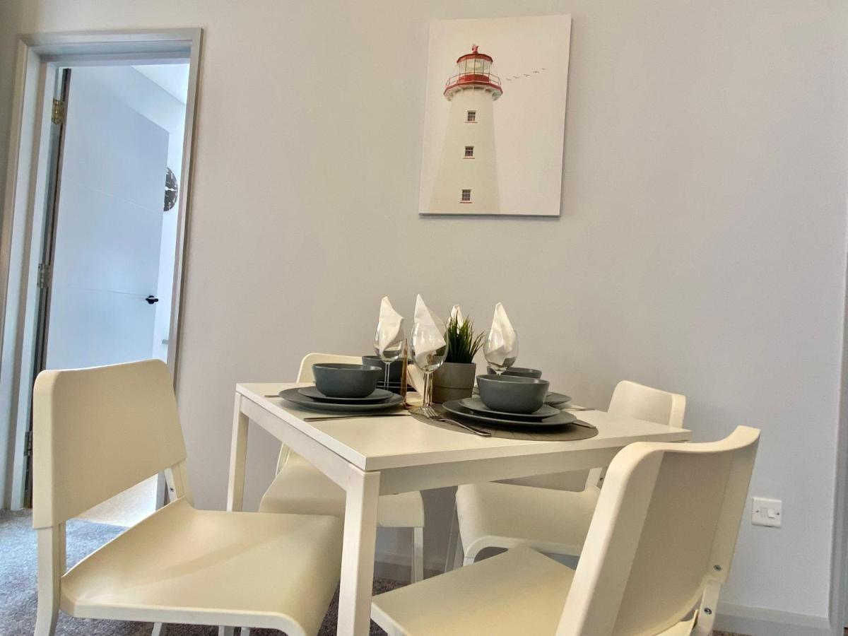 Beautiful Apartment - 5 Minute Walk To The Best Beach! - Great Location - Parking - Fast Wifi - Smart Tv - Newly Decorated - Sleeps Up To 4! Close To Bournemouth & Poole Town Centre Екстер'єр фото